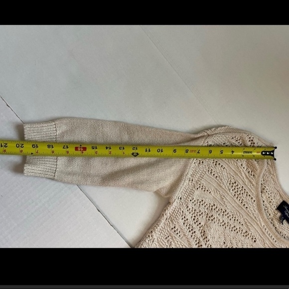 American Eagle Cream Sweater - Picture 7 of 7